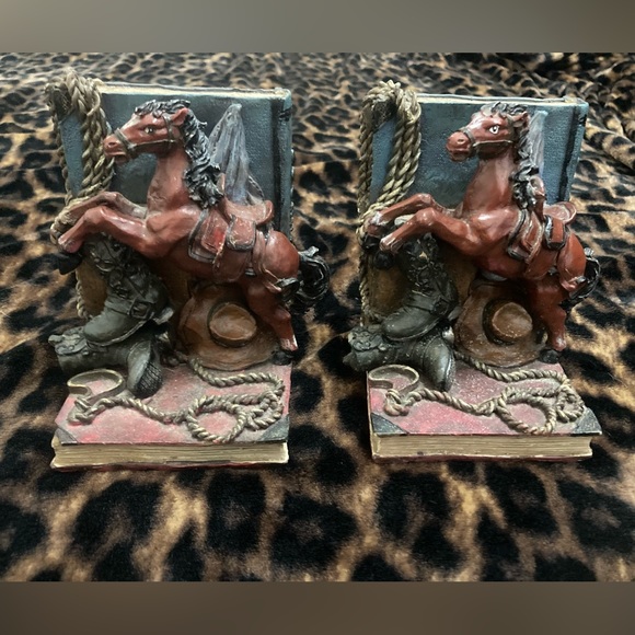 Horse bookends - Picture 2 of 2
